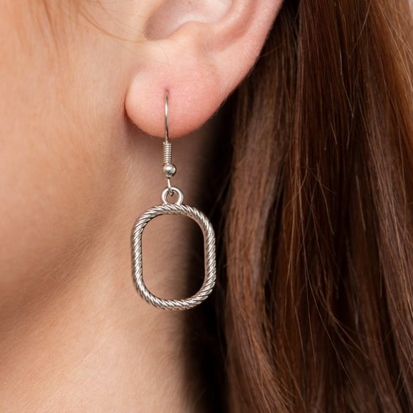 Pucker Up - Pink Necklace - Picture 3 of 3